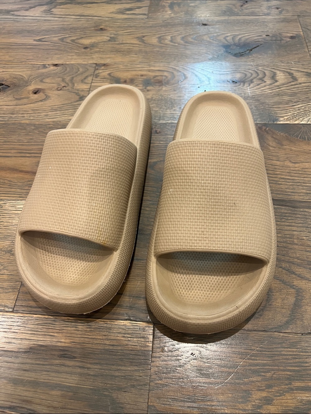 Men's Slide Sandals in Beige — Comfortable Casual Slip-Ons